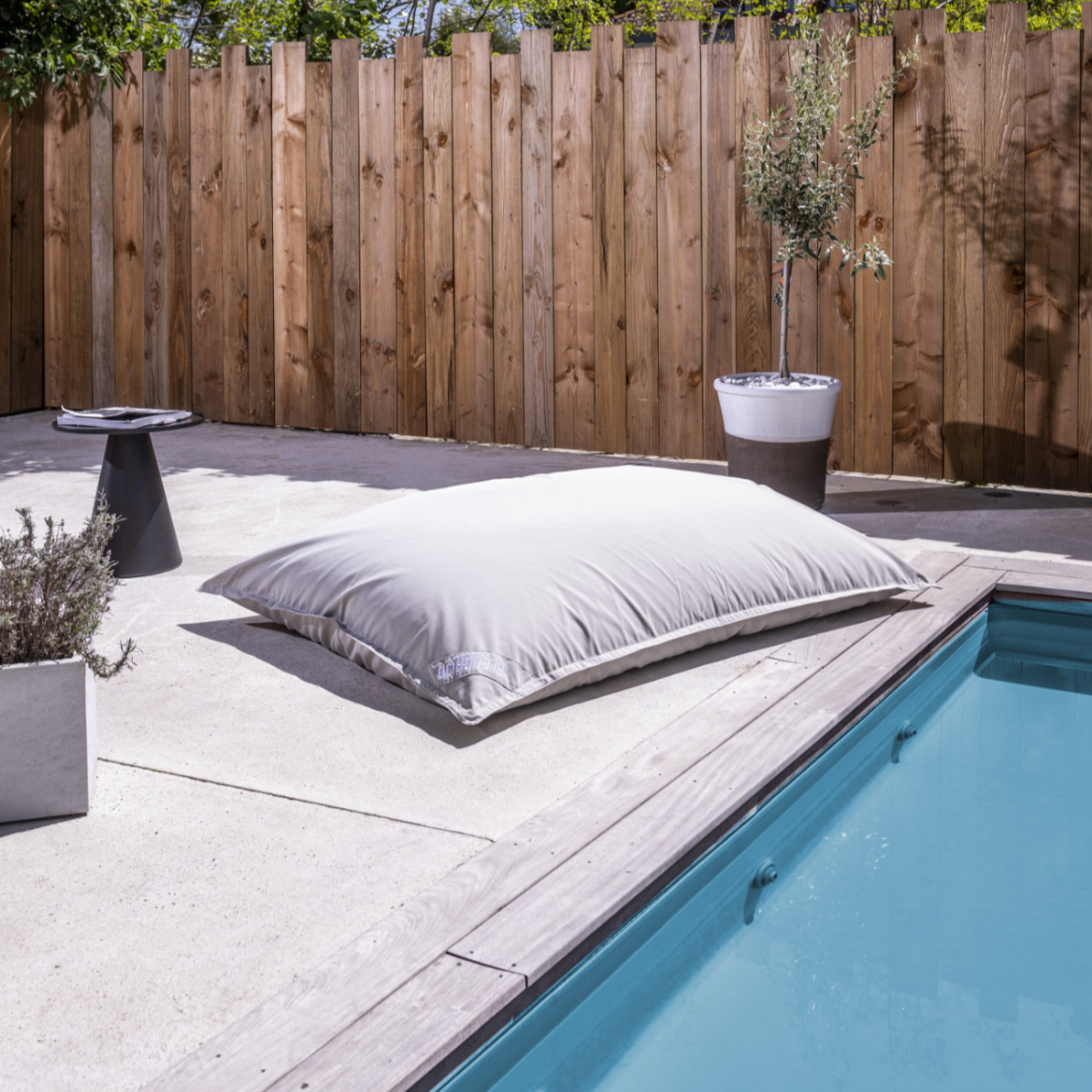 Pouf XL d'extérieur Gris perle